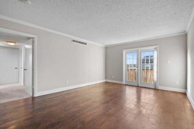 Building Photo - Serravella - 375-204