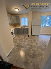 Building Photo - 47 Bogle St