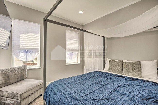 Building Photo - 3 br, 2 bath Townhome - 1332 South Hanover...