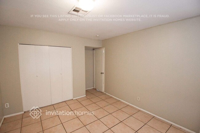 Building Photo - 5902 W Mitchell Dr
