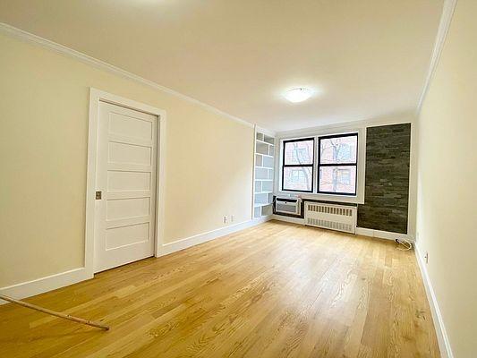 Foto principal - 2 bedroom in Bronx NY 10463