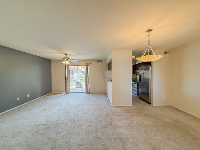 Foto del edificio - 1207 N 84th Pl