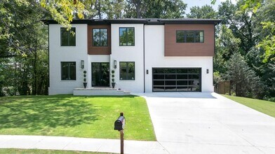Building Photo - 2771 Guthrie St