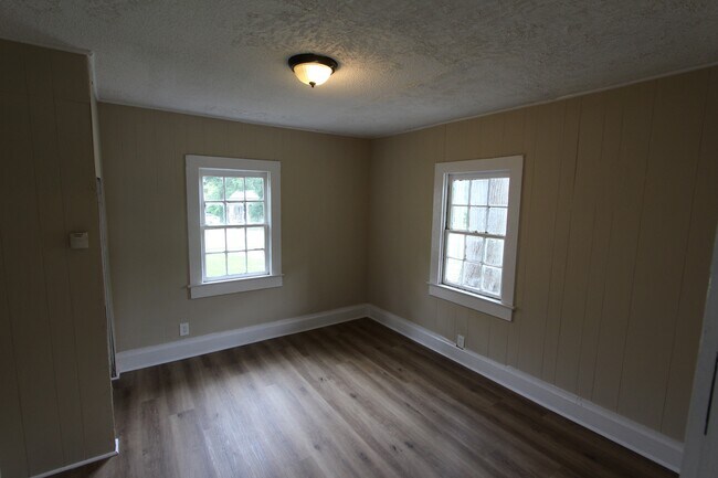 Foto del edificio - 247 Bynum Ave