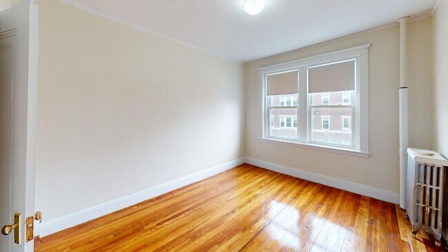 Building Photo - Avl 9/1 - No fee! Spacious 1BR near Clevel...
