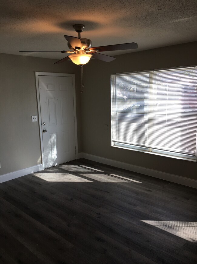 Foto del edificio - 805 10th St SW