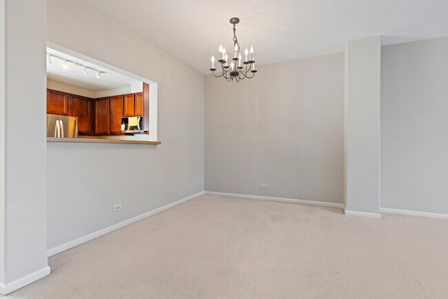 Foto del edificio - 507 Cary Woods Cir