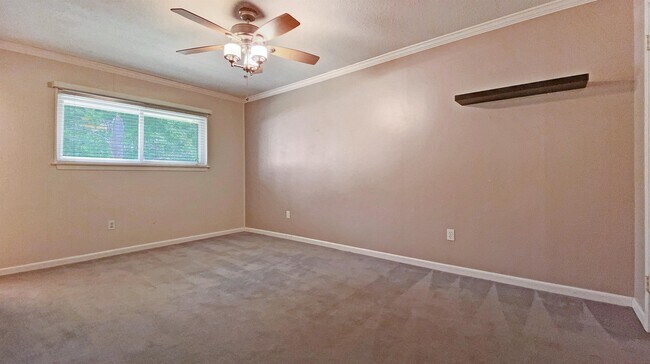 Foto del edificio - 1201 Neal Pickett Dr