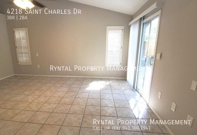 Foto del edificio - 4218 St Charles Dr