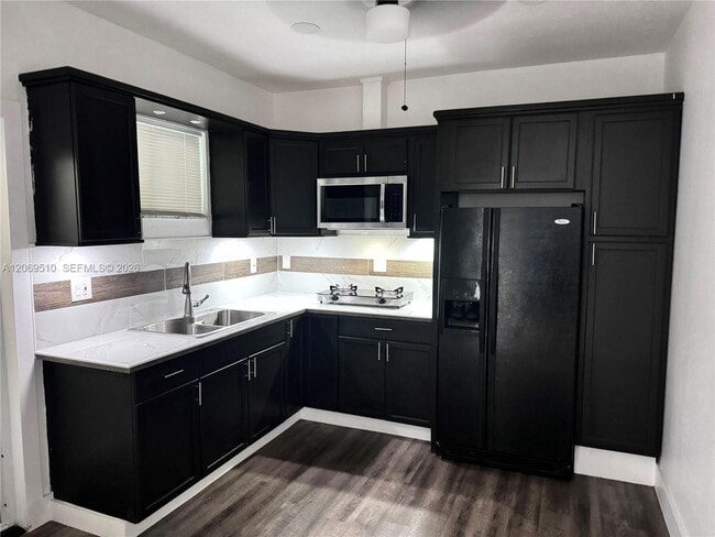 Building Photo - 27450 SW 168th Ave