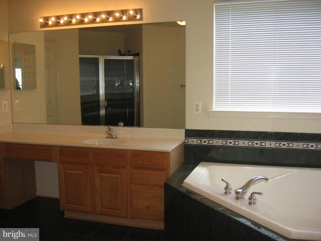 Building Photo - 58 Barksdale Dr