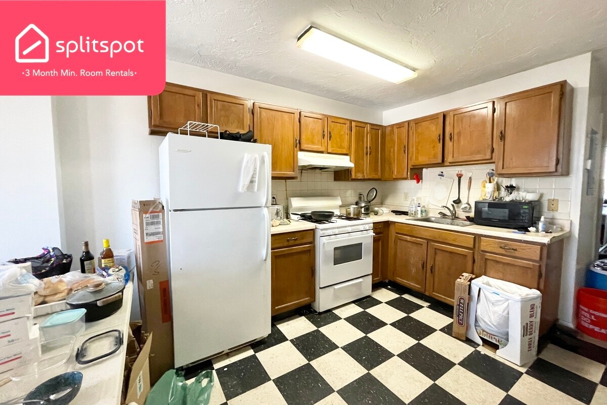 90 Hammond St, Boston, MA 02120