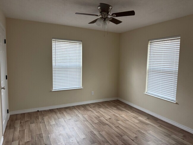 Foto del edificio - 635 S Archie St