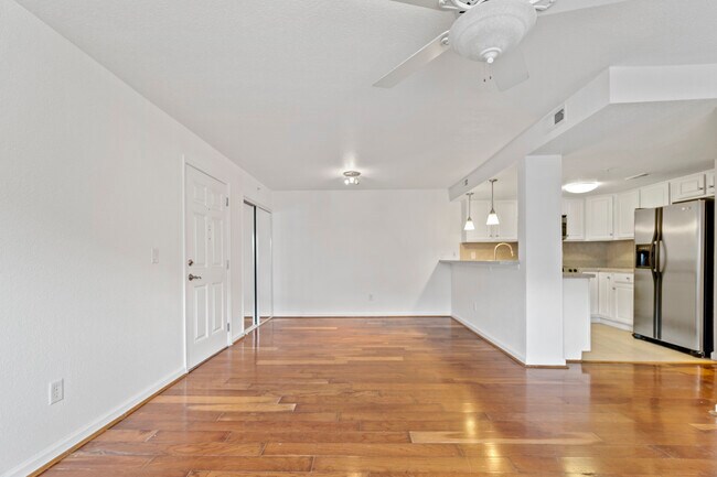 Building Photo - 501 Ocean Trace Arch