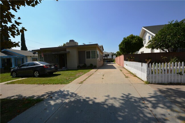 Building Photo - 6041 Pickering Ave