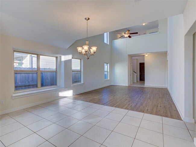 Foto del edificio - 7952 Castelardo Pl