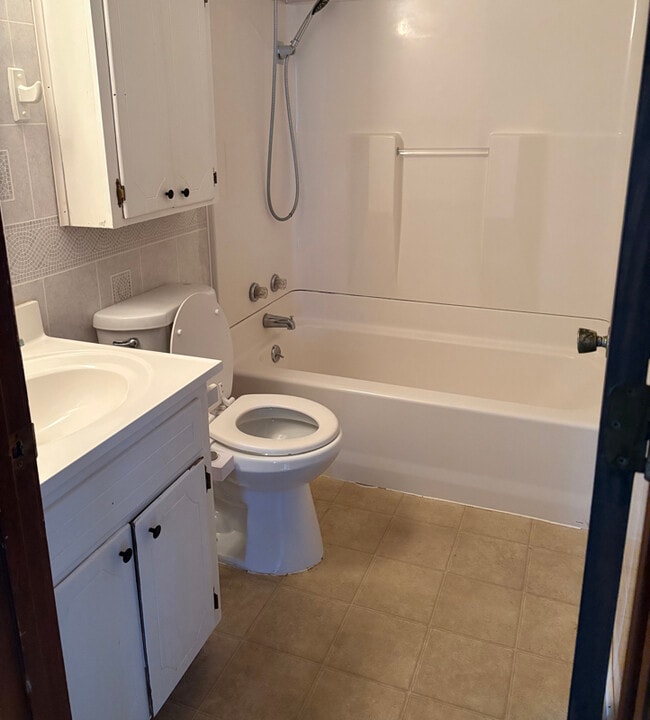 Building Photo - 103 E Brasfield St