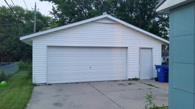 Foto del edificio - 2 bedroom, 1 bath house