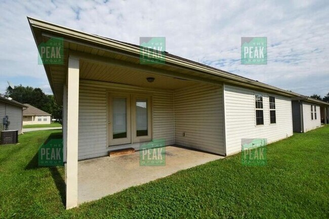 Building Photo - Move-In Special + WAIVED ADMIN FEE FOR LEA...