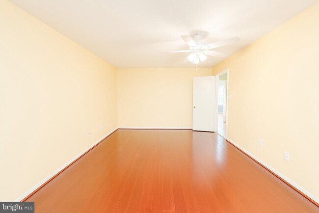 Foto del edificio - 8207 Stationhouse Ct