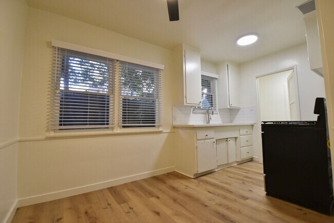 Foto del edificio - 4413 Tujunga Ave