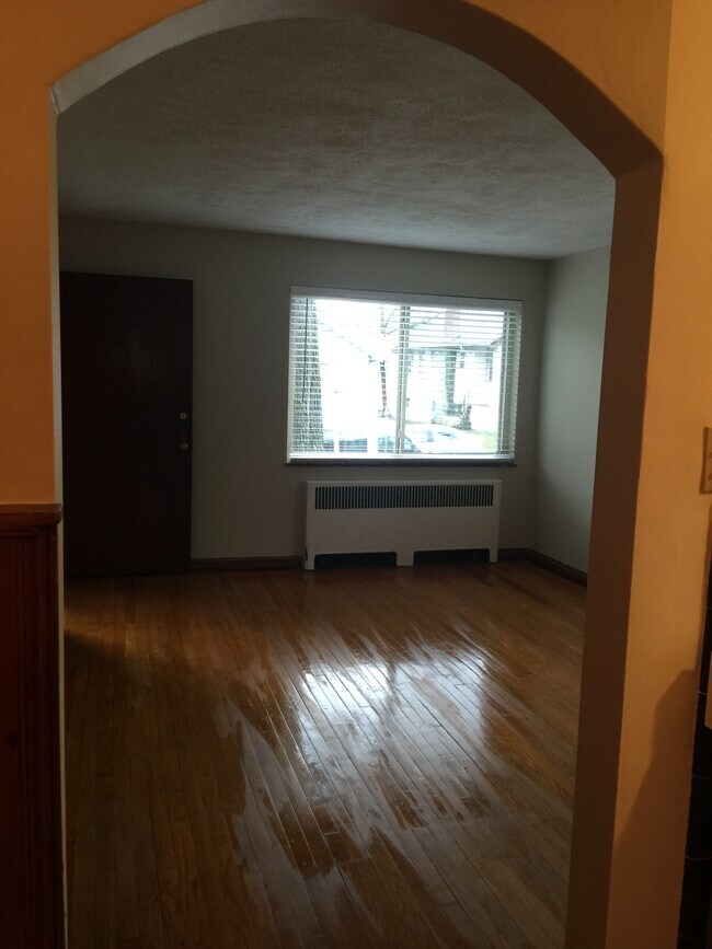 Building Photo - 2810 Lawndale Ave