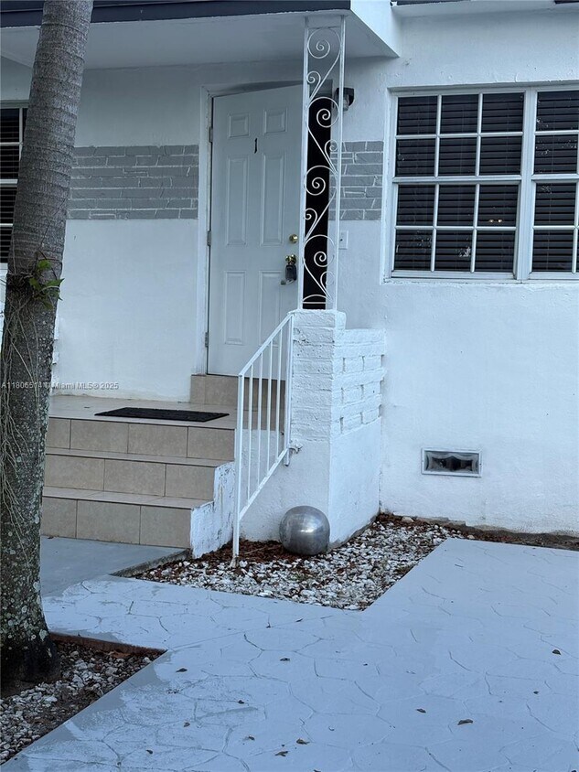 Primary Photo - 70 NW 34th Ave