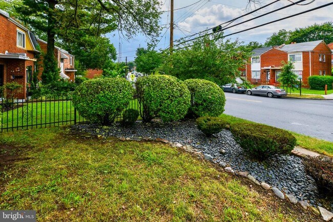 Foto del edificio - 5713 3rd St NE