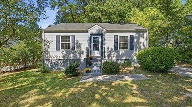 Building Photo - 319 Sylvan St