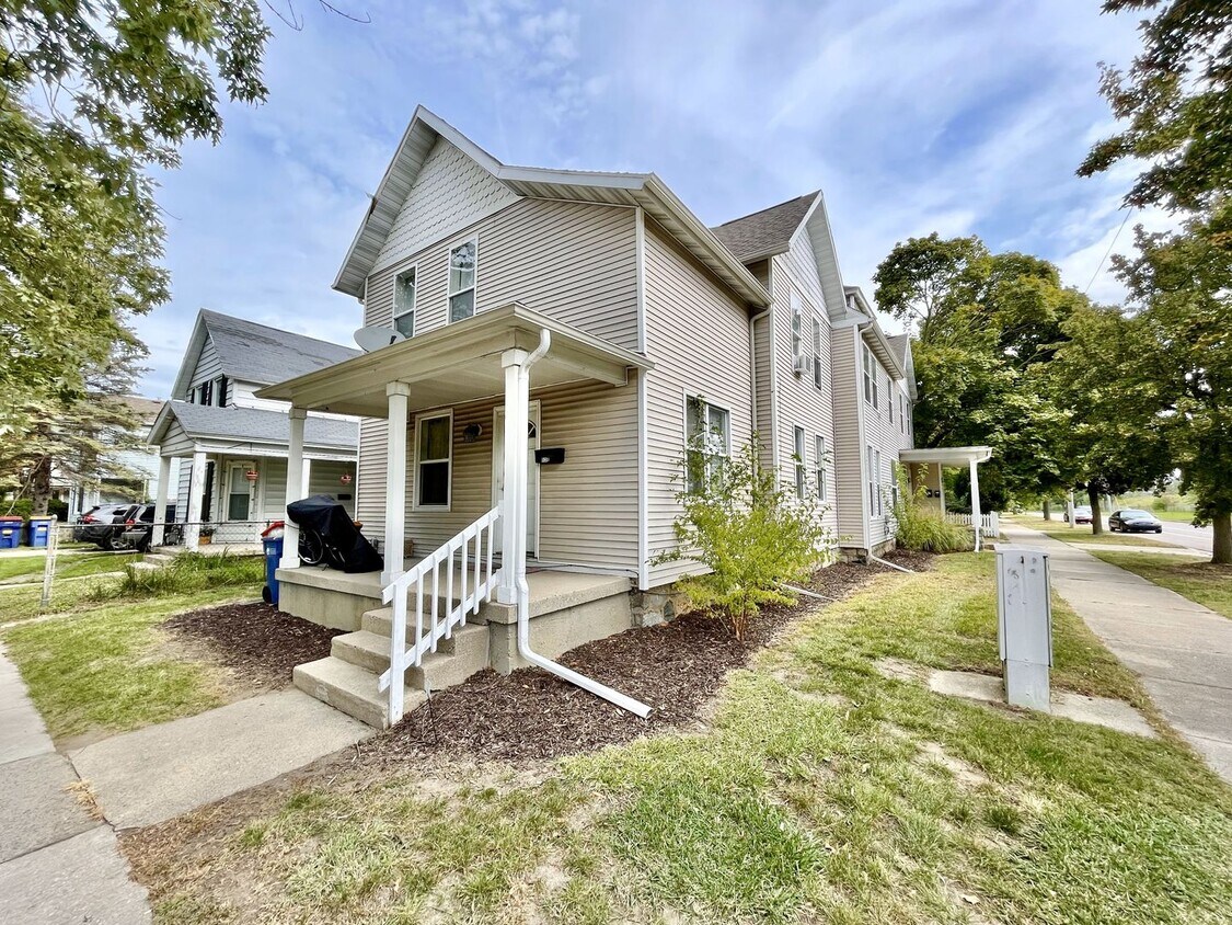 Foto principal - 538 Fremont Ave NW