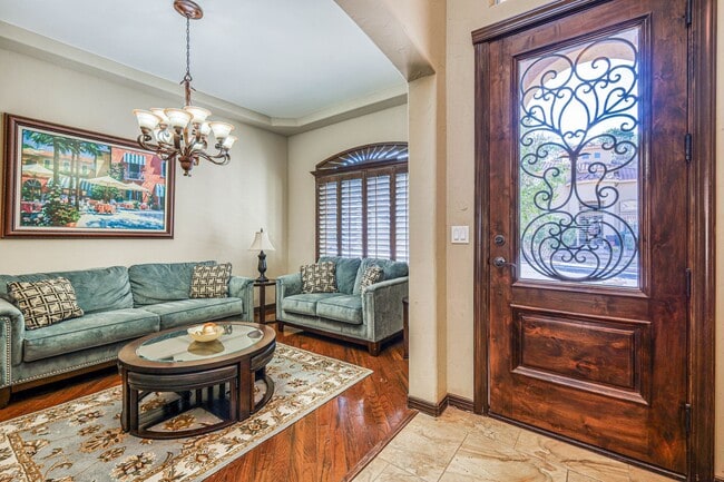 Building Photo - Westside area for Short Term Rental (Compl...
