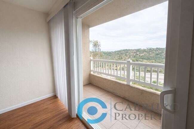 Foto del edificio - 3030 Suncrest Dr