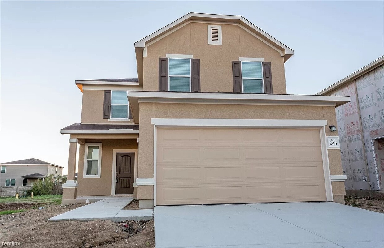Primary Photo - This spacious 4-bed/3-bath two-story renta...