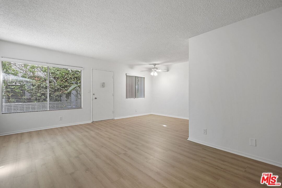 Primary Photo - 934 6th St