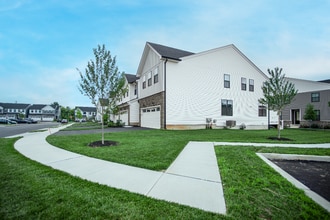 Building Photo - 240 Lilac St