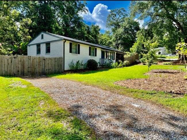 Building Photo - 375 Cologne Dr SE