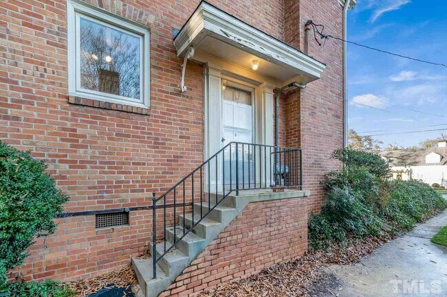 Building Photo - 1119 Harvey St