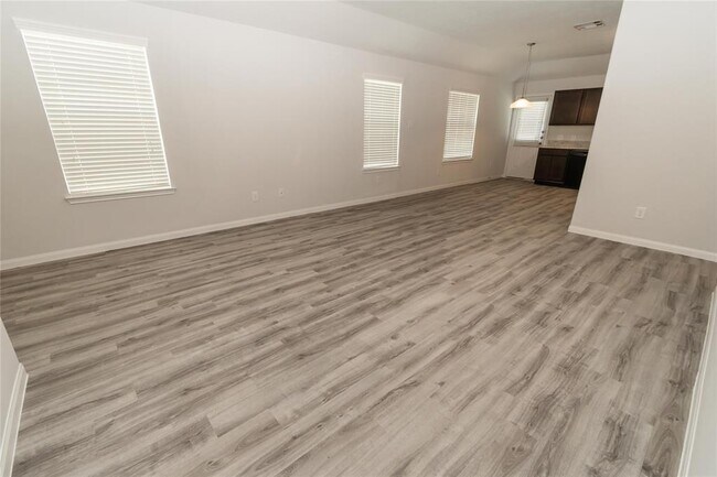 Building Photo - 3115 Right Way