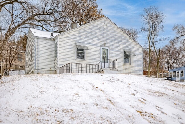 Photo - 6905 N 33rd St House