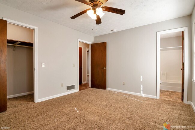 Building Photo - 5295 Lilburn Stone Mountain Rd