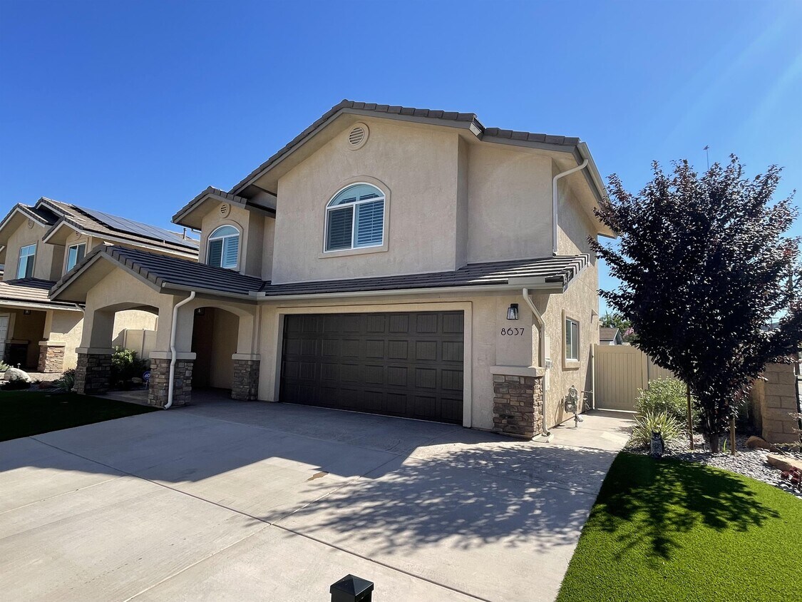 Foto principal - 8637 Fanita Dr