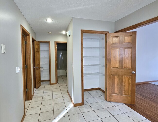 Foto del edificio - 2802 Cronin Dr