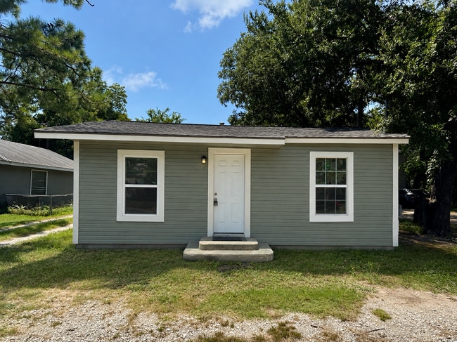 Building Photo - 315 Ritchey St