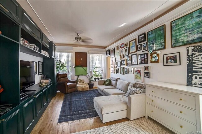 Foto del edificio - 224 E 11th St