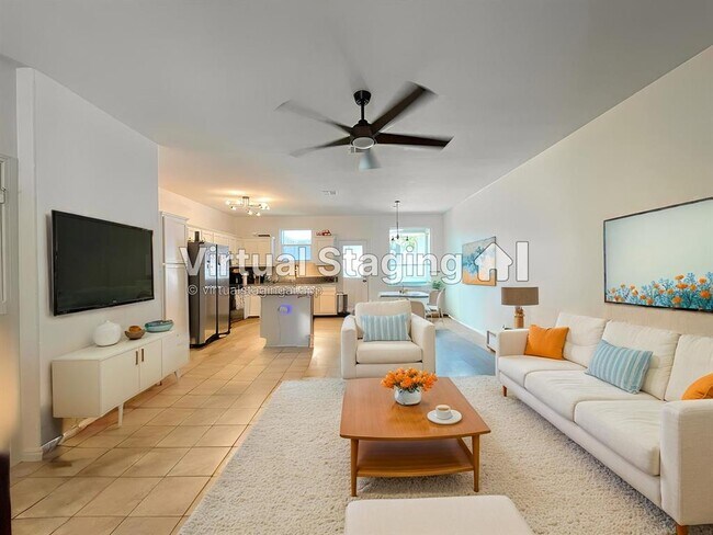 Building Photo - 402 Crater Lake Dr