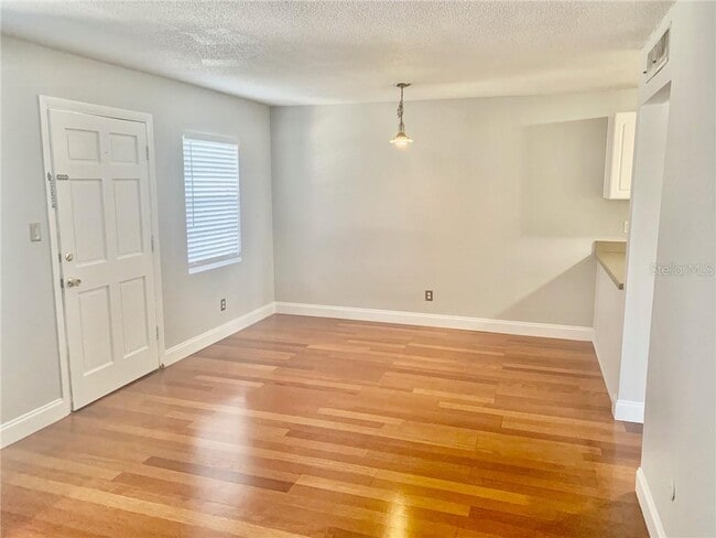 Building Photo - 2808 W Azeele St