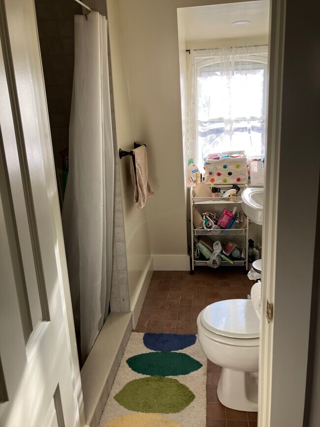 bathroom with east facing window - 10 Cerina Rd