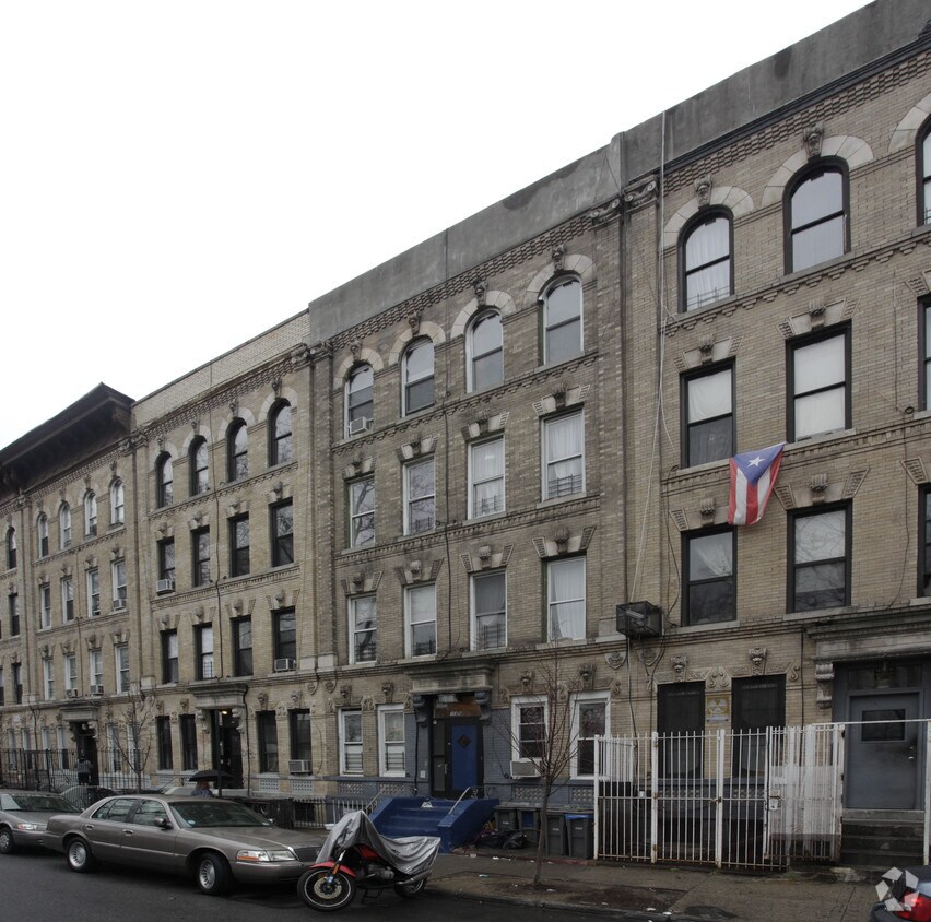 Building Photo - 139 Starr St