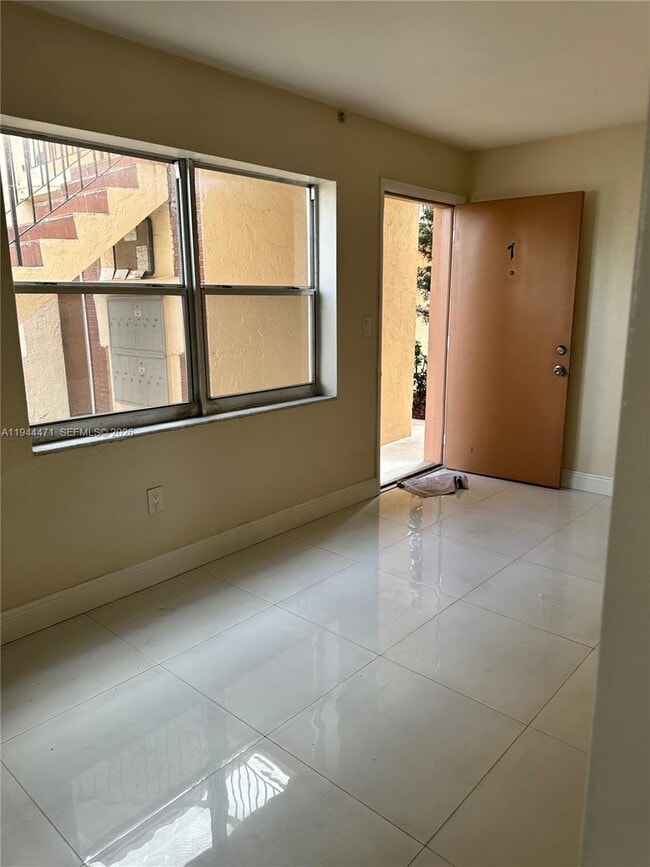 Building Photo - 1640 SW 1st St