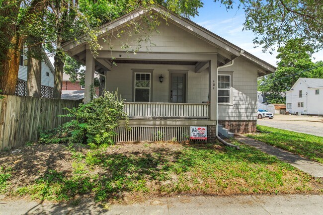 Foto del edificio - 404 E Illinois St